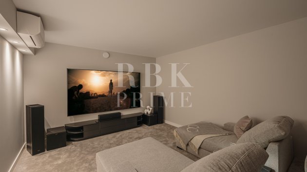 Resale - Villa -
Marbella