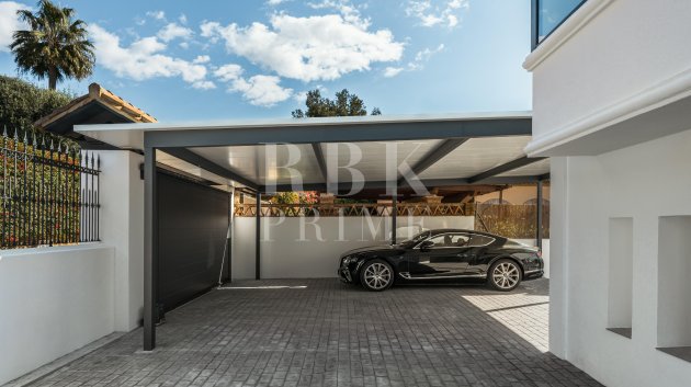 Resale - Villa -
Marbella