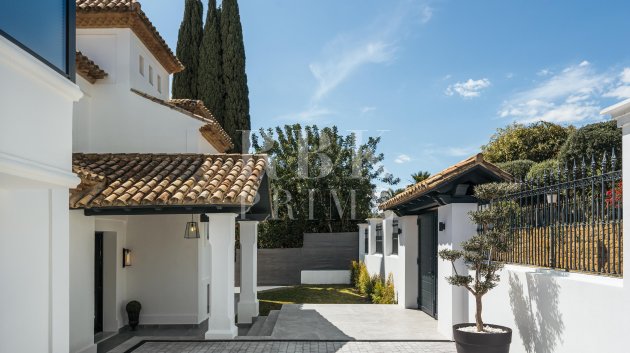Resale - Villa -
Marbella