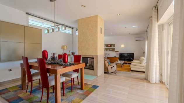 Revente - Villa -
Almoradí