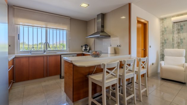 Revente - Villa -
Almoradí