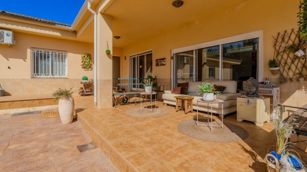 Revente - Villa -
Almoradí