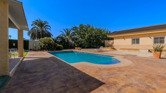 Revente - Villa -
Almoradí