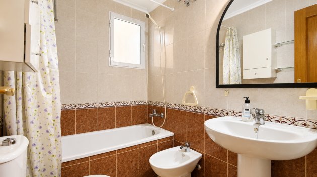 Resale - Apartments -
Torrevieja - Playa del Cura