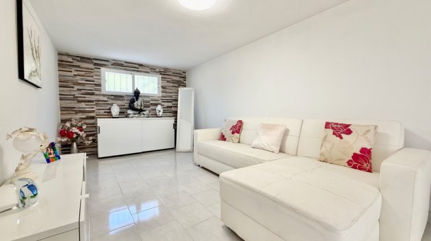 Resale - Villa -
Ciudad Quesada - Centro de la Ciudad Quesada