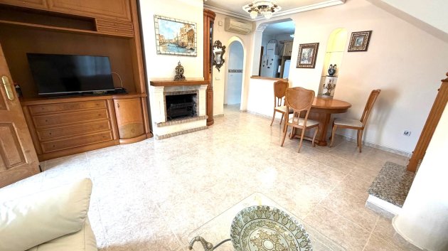 Resale - Villa -
Orihuela Costa - Villamartín