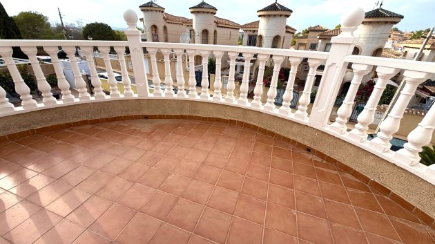 Resale - Villa -
Orihuela Costa - Villamartín