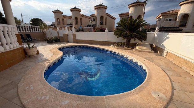 Resale - Villa -
Orihuela Costa - Villamartín