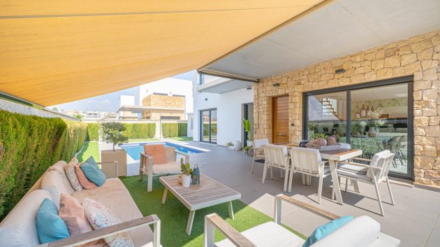 Resale - Villa -
Ciudad Quesada - Lo Pepin