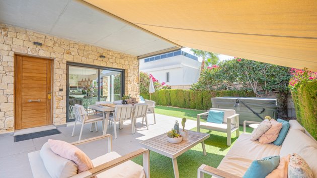 Resale - Villa -
Ciudad Quesada - Lo Pepin