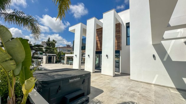 Reventa - Chalets -
Orihuela Costa - Villamartín