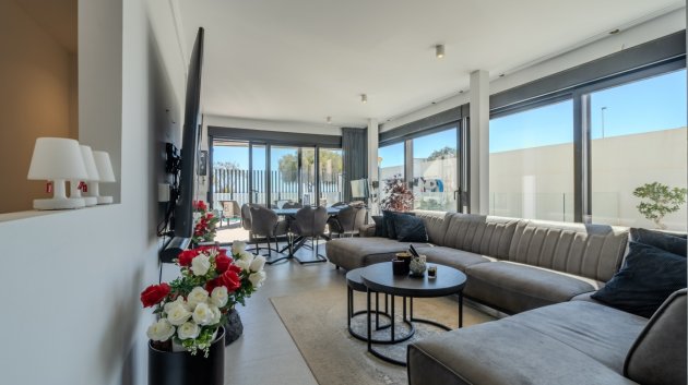 Reventa - Chalets -
Guardamar del Segura - Urbanizaciones