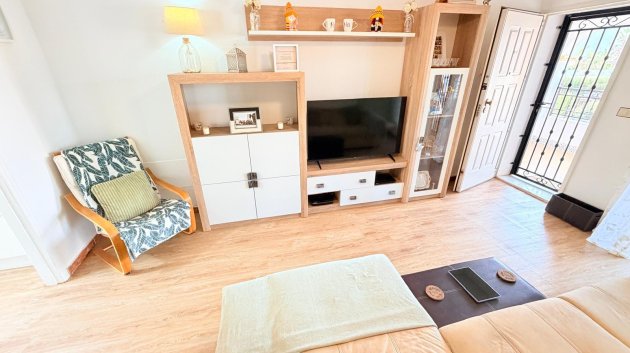 Reventa - Apartamentos -
Los Montesinos - La Herrada