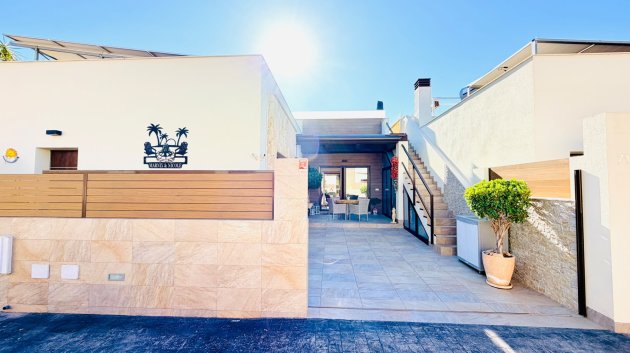 Reventa - Chalets -
Los Montesinos - La Herrada