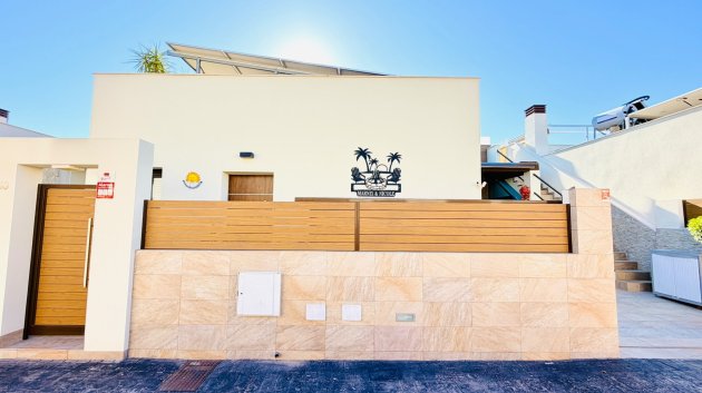 Reventa - Chalets -
Los Montesinos - La Herrada