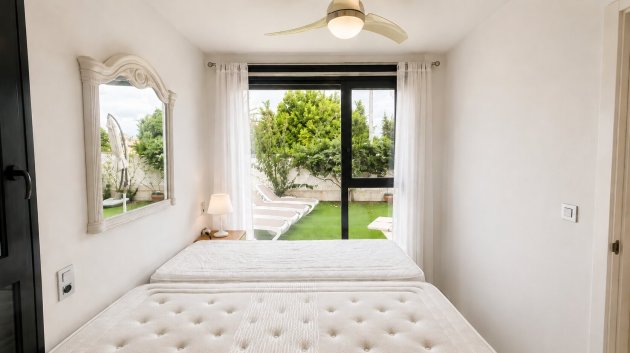 Reventa - Apartamentos -
Orihuela Costa - Punta Prima