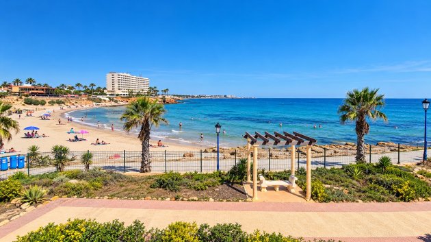 Reventa - Apartamentos -
Orihuela Costa - La Zenia
