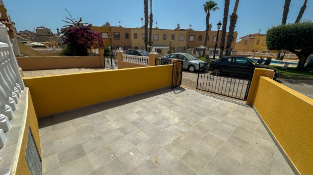Reventa - Adosado -
Orihuela Costa - La Regia