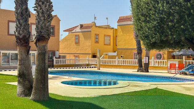 Reventa - Adosado -
Orihuela Costa - La Regia
