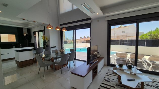 Reventa - Chalets -
Torrevieja - Costa Blanca