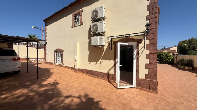 Reventa - Chalets -
Torrevieja - Costa Blanca