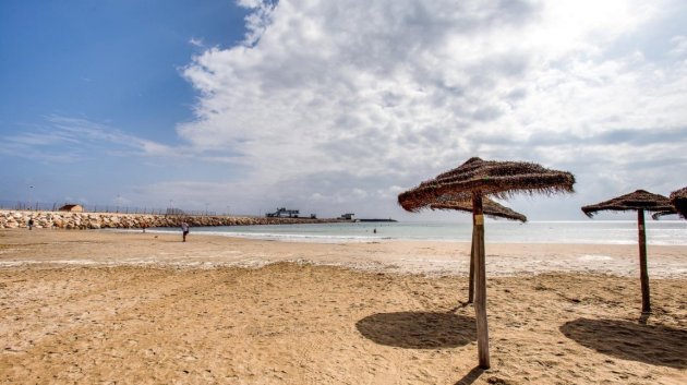 Reventa - Apartamentos -
Playa del Acequion