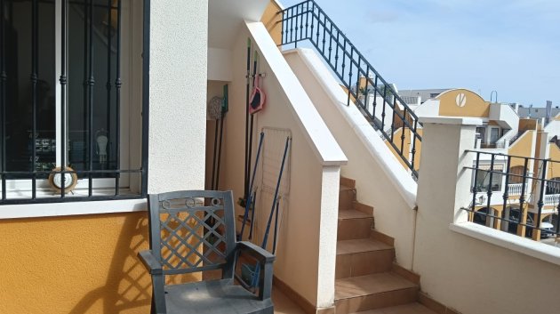 Reventa - Apartamentos -
Los Montesinos - Urbanizacion montesol