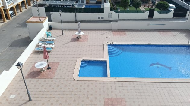 Reventa - Apartamentos -
Los Montesinos - Urbanizacion montesol