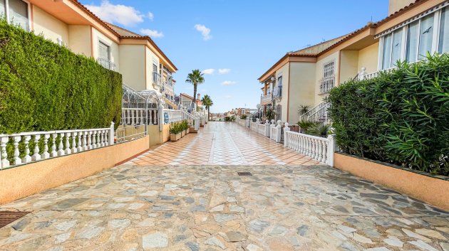 Reventa - Apartamentos -
Orihuela Costa - Los Altos *