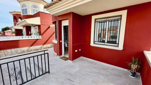 Reventa - Chalets -
Daya Nueva