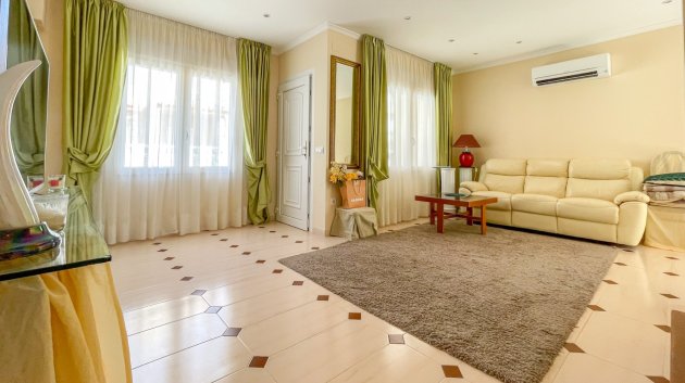 Revente - Villa -
Torrevieja - Cabo Cervera