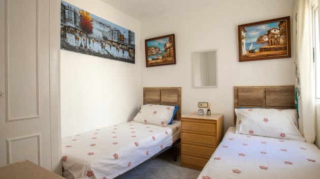 Reventa - Apartamentos -
Orihuela Costa - Los Almendros-La Florida