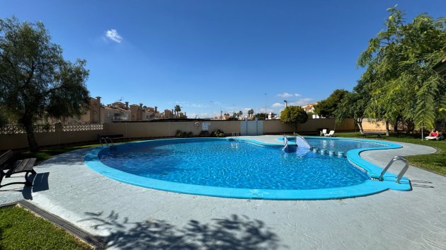 Reventa - Apartamentos -
Orihuela Costa - Los Almendros-La Florida