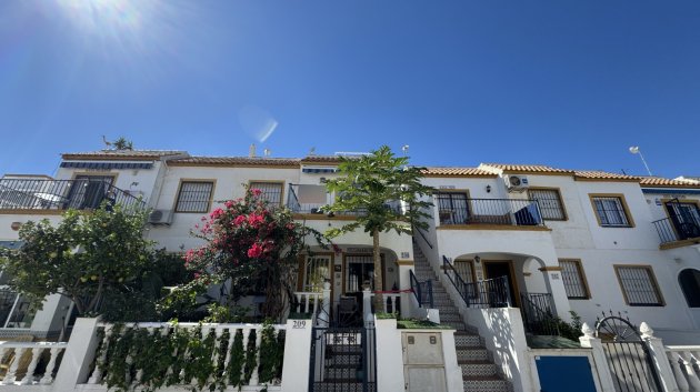 Reventa - Apartamentos -
Orihuela Costa - Los Almendros-La Florida