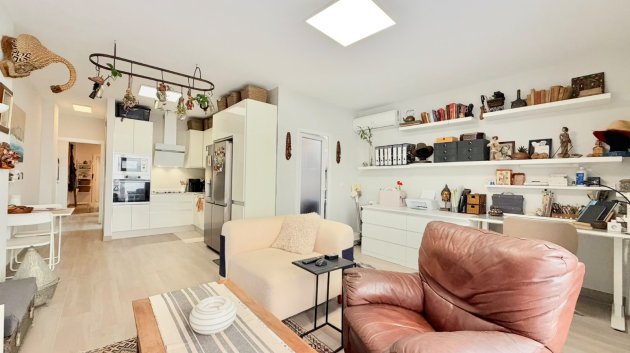 Reventa - Apartamentos -
Torrevieja - Center