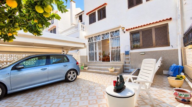 Reventa - Adosado -
Torrevieja