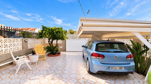 Reventa - Adosado -
Torrevieja