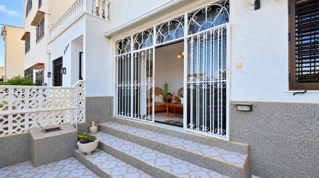 Reventa - Adosado -
Torrevieja