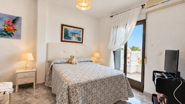 Reventa - Adosado -
Torrevieja