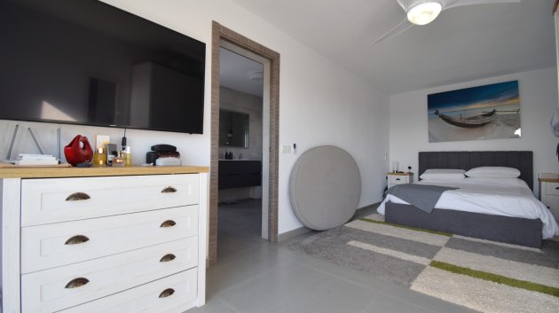 Reventa - Apartamentos -
Orihuela Costa - Las Filipinas