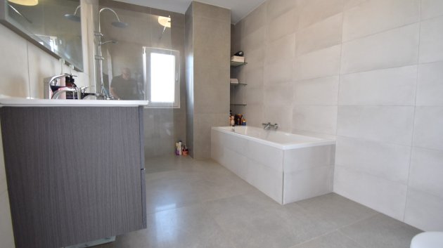 Reventa - Apartamentos -
Orihuela Costa - Las Filipinas