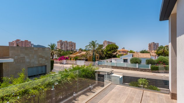 Obra nueva - Chalets -
Playa Paraiso