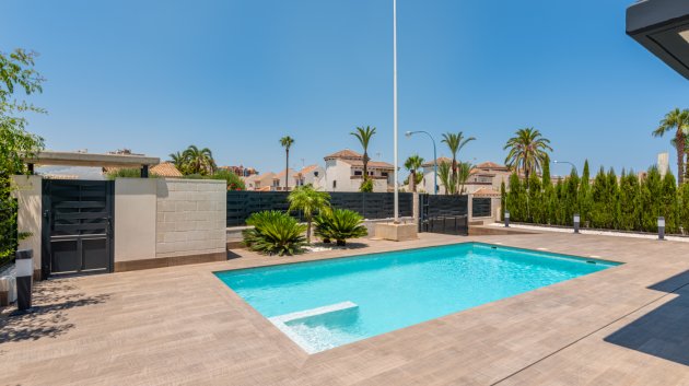 Obra nueva - Chalets -
Playa Paraiso