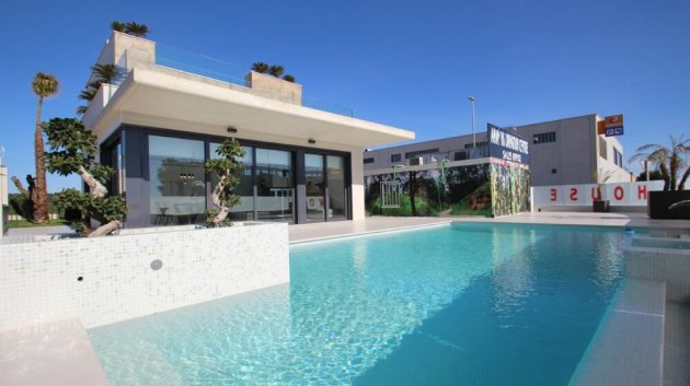 Obra nueva - Chalets -
San Miguel de Salinas