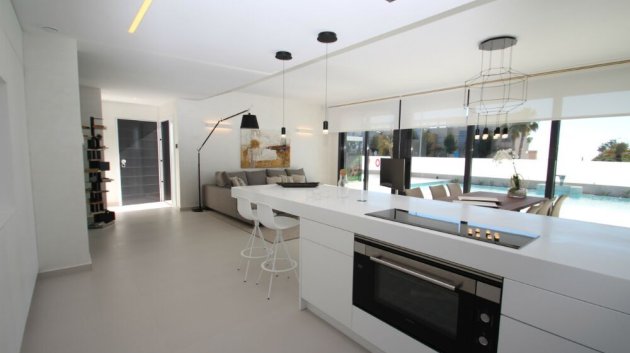 Obra nueva - Chalets -
San Miguel de Salinas