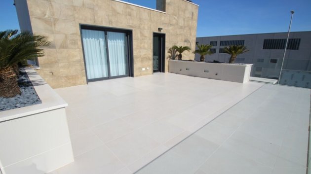 Obra nueva - Chalets -
San Miguel de Salinas