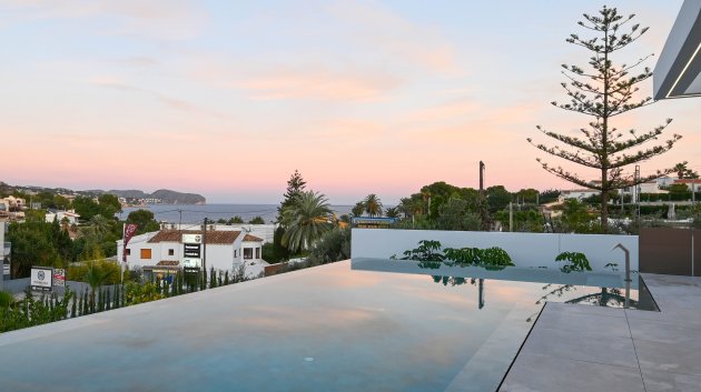 Obra nueva - Chalets -
Benissa