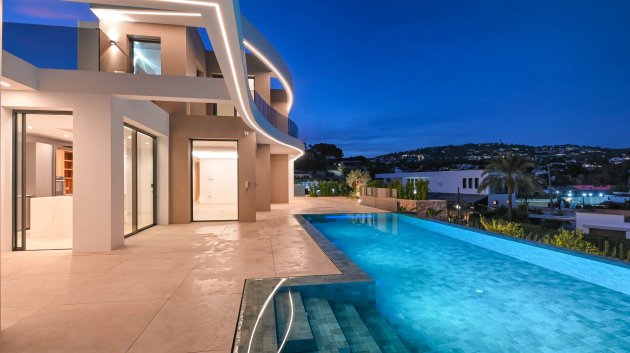 Obra nueva - Chalets -
Benissa