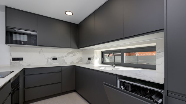 Obra nueva - Chalets -
Torrevieja