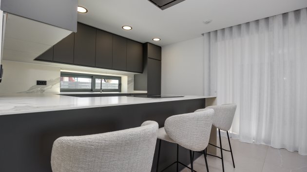 Obra nueva - Chalets -
Torrevieja